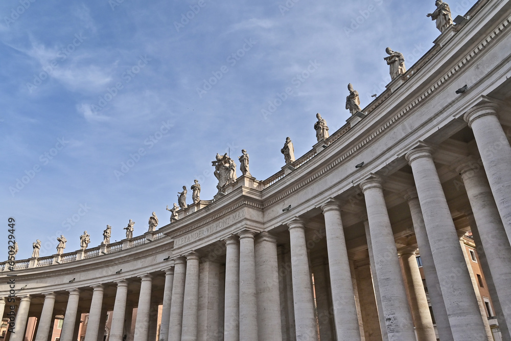 Città del Vaticano, il colonnato del Bernini in piazza San Pietro - Roma