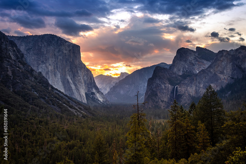 The Sun Appears on Yosemite Valley, Yosemite National Park, California