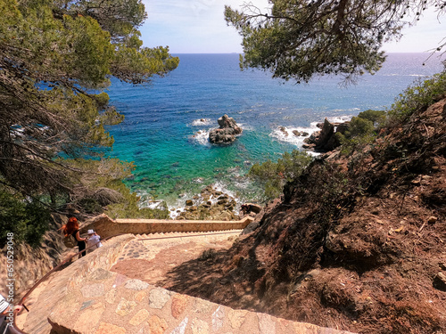 Lloret de Mar, Spagna, lungomare, castello, mare e sabbia dorata.