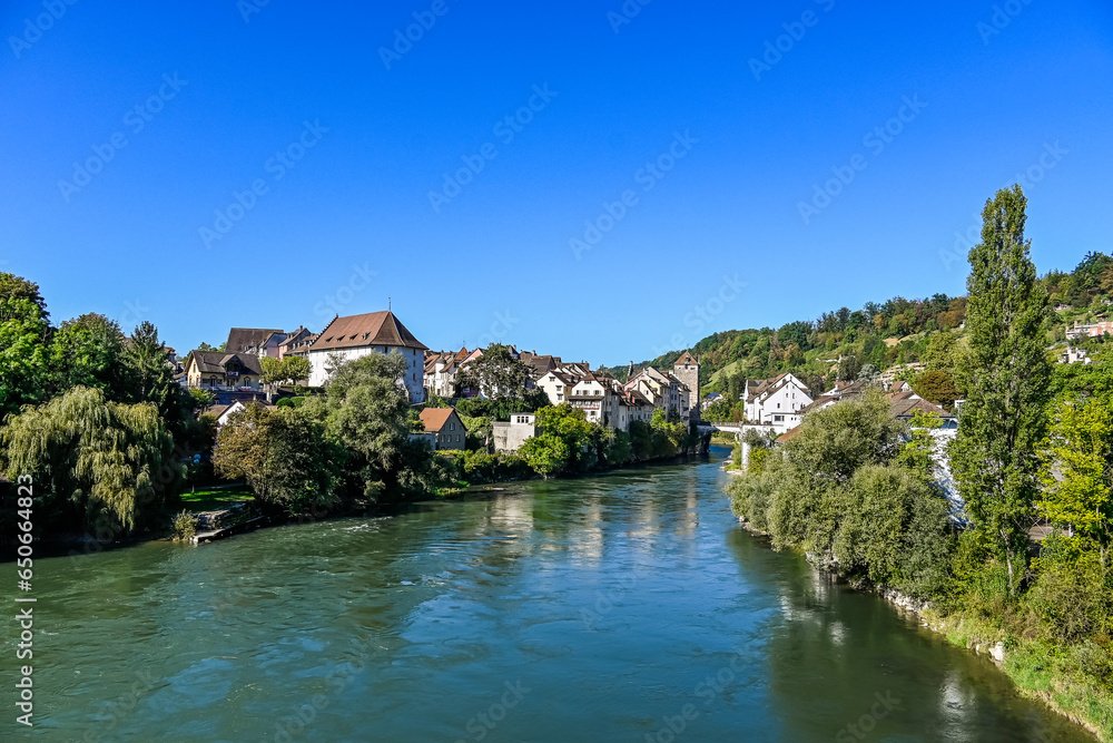 Brugg, Aare, Altstadt, Schwarzer Turm, Stadt, Steinbrücke, Brücke, Altstadthäuser, Hofstatt, Ringmauer, Salzhaus, Jurasüdfuss, Aargau, Nordwestschweiz, Sommer, Schweiz 