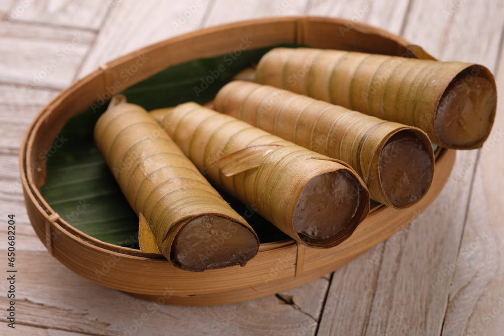 Clorot, celorot, cerorot, or jelurut is a traditional cake made from rice flour with coconut milk, wrapped in coconut leaves or young coconut leaves in a cone shape. Indonesian, Malaysian, Brunei food