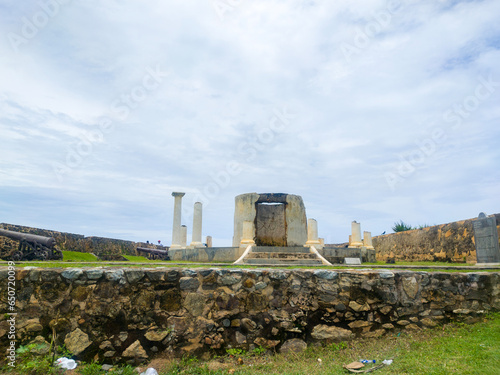 ceylon, fort, fortaleza, architecture, landmark, stone, ancient, old, nature, green, mountain, wall, heritage, asia, culture, japanese, view, okinawa, scenery, history, asian, japan, castle, sri, ston