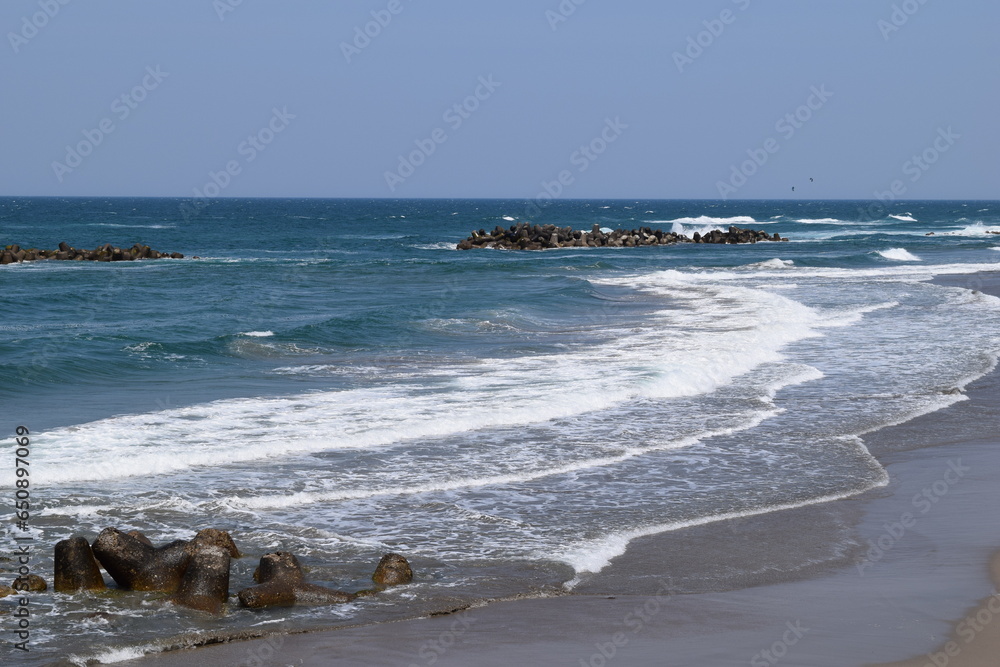 山形県庄内浜の荒波