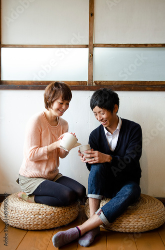 お茶を飲んでいる夫婦 photo