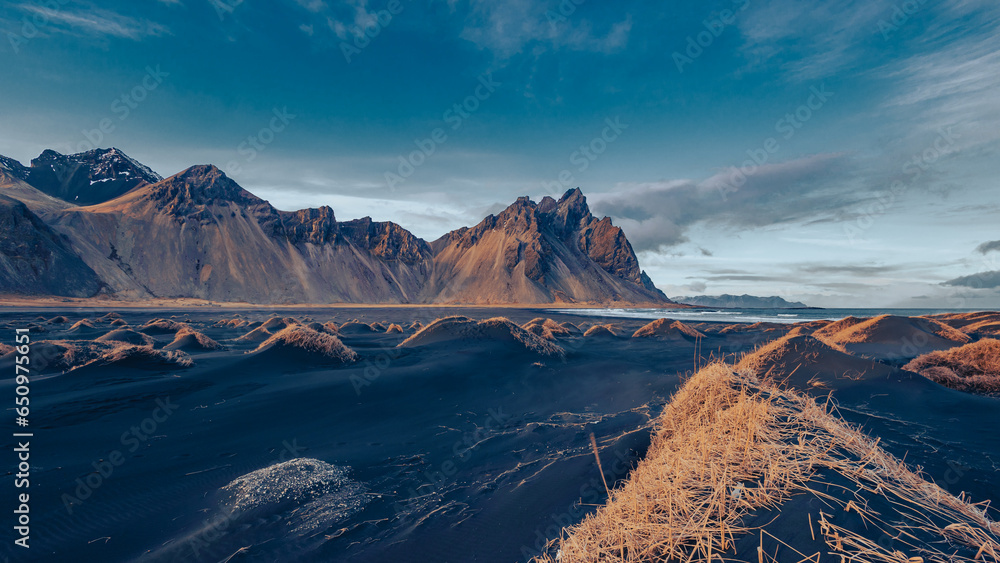 The Vestrahorn, the sea and the ice