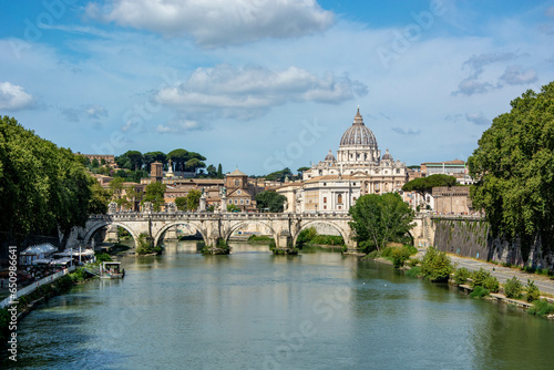 view of saint peter basilica and tiber © FFFDDS
