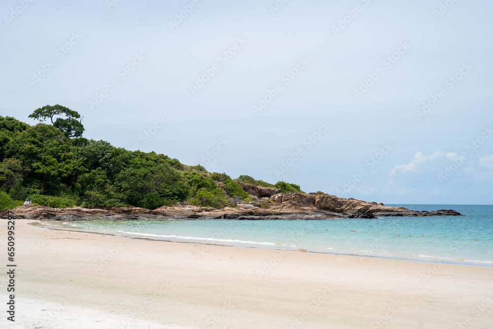 Seascape and blue sky in summer at Ko Samet, Rayong, Thailand.
