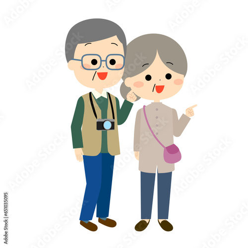 観光　散策している老夫婦