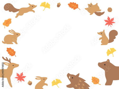 手描き風の森の動物達と紅葉のフレーム