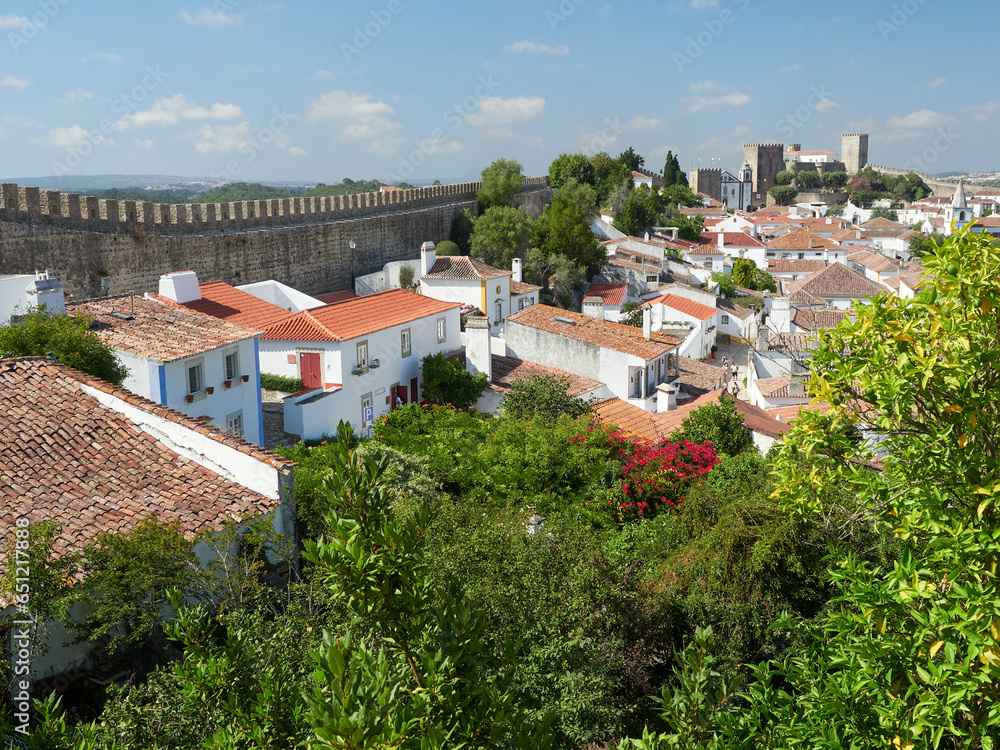 Blick über die mittelalterliche Stadt Obidos im Westen Portugals