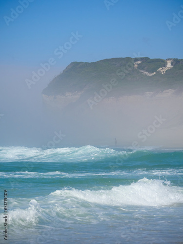 Klippen und Meer an der Küste von Leiria, Portugal
