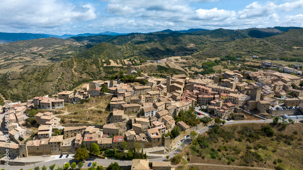 vista aérea del municipio medieval de Sos del Rey Católico en Aragón, España