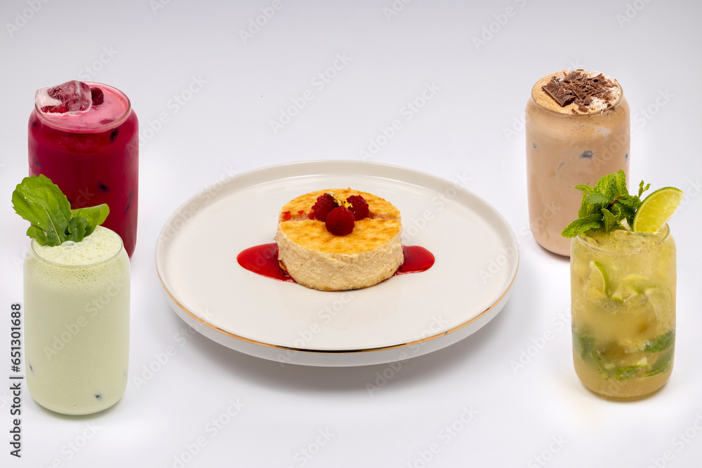 dessert with cream With a variety of juices dessert with cream With a variety of juices