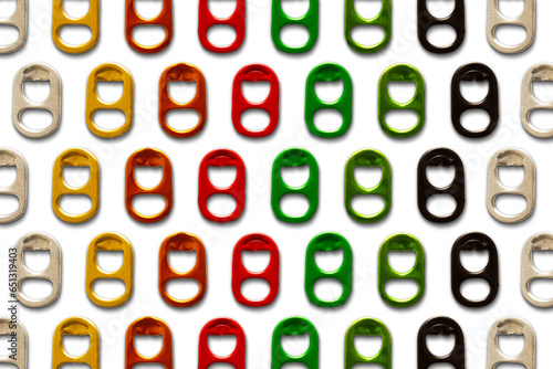 Wallpaper Mural Um conjunto de lacres de alumínio de cores variadas e fundo branco. Material reciclável. Torontodigital.ca