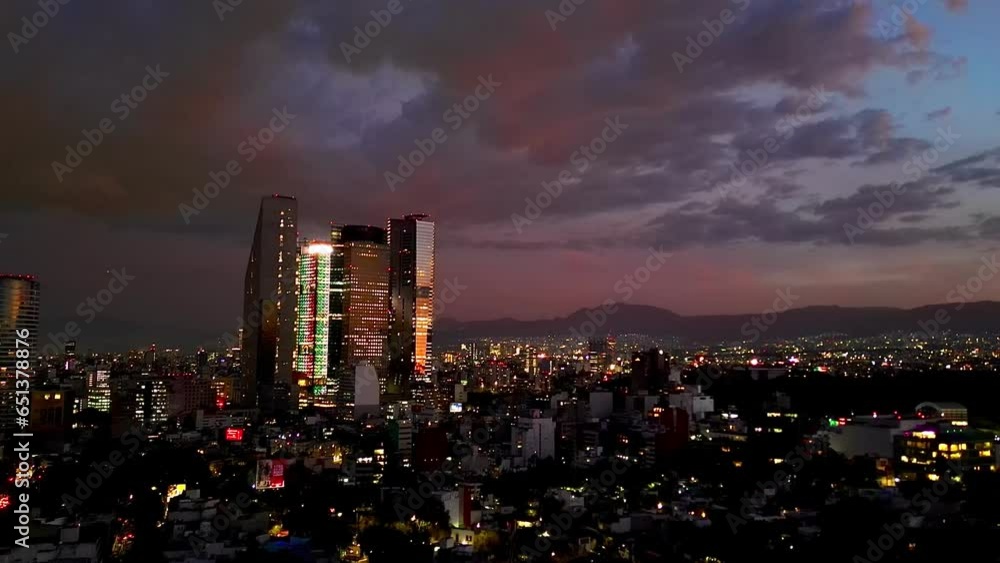 Vista de edificios en ciudad de Mexico en el atardecer Vista de edificios en ciudad de Mexico en el atardecer