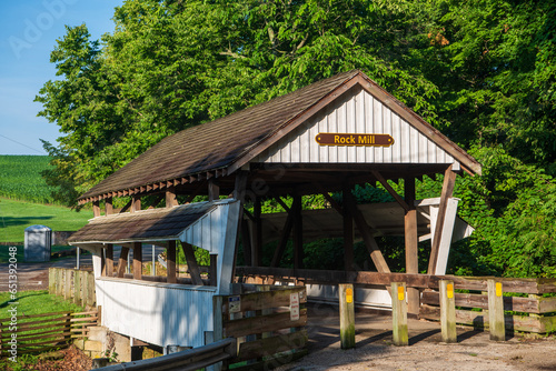 Tablou pe pânză Rock Mill Covered Bridge in Fairfield County, Ohio