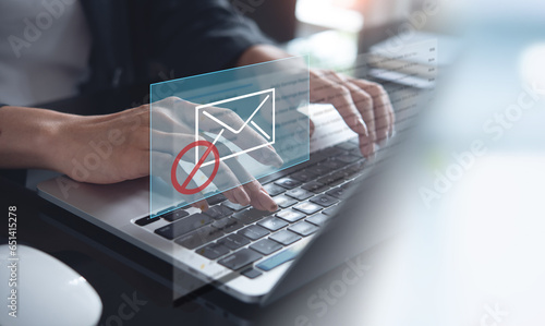 Bild auf Leinwand Blocking spam e-mail, warning pop-up for phishing mail, network security concept