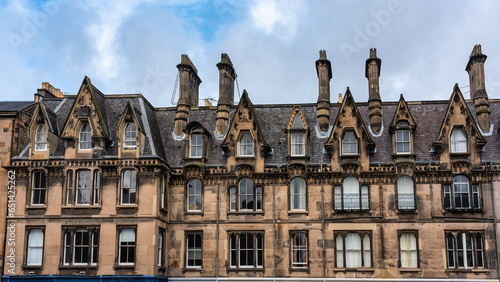 Billede på lærred Stone houses with the typical architecture of the monumental city of Edinburgh, Scotland
