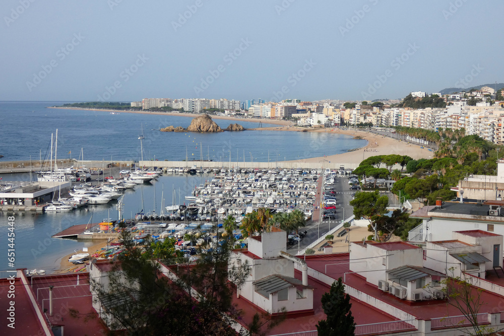 Obraz premium Marina and fishing port in the town of Blanes on the Catalan coast.