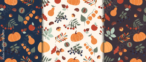 Autumn seamless pattern with leaves, pumpkin, acorns, mushrooms. Design with hand drawn autumn elements.