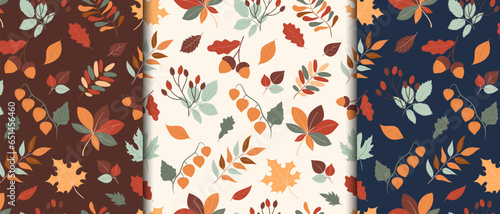 Autumn seamless pattern with leaves, pumpkin, acorns, mushrooms. Design with hand drawn autumn elements.