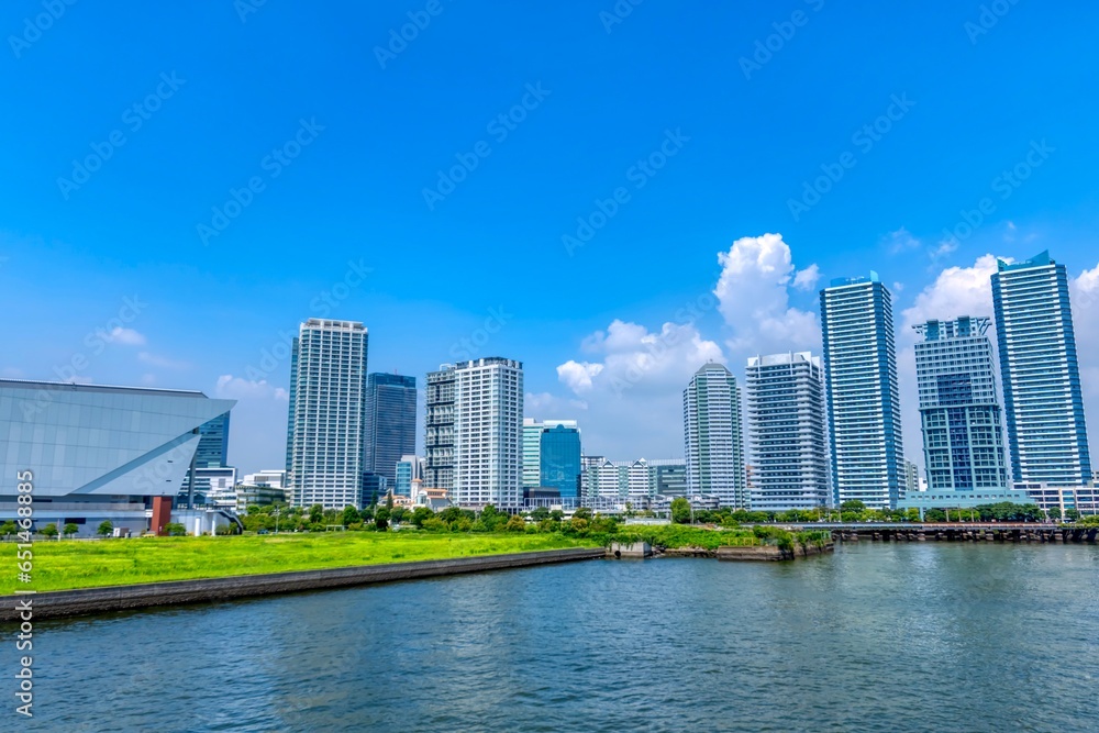 Fototapeta premium 横浜 2023夏 みなとみらい 高島地区 再開発