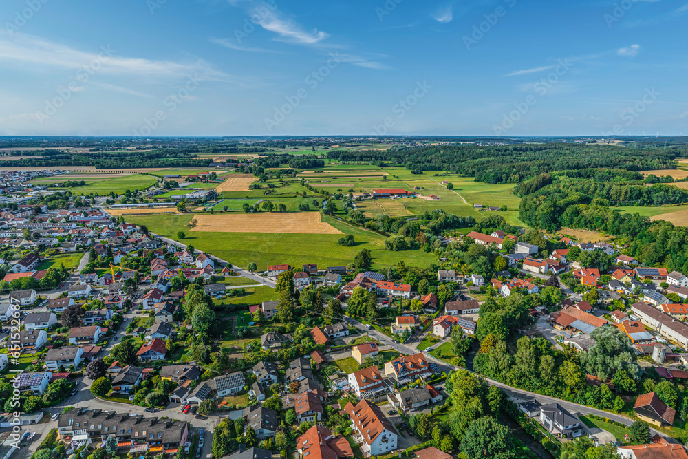 Blick über Alt-Kissing bei Augsburg in die Region Lechrain Blick über Alt-Kissing bei Augsburg in die Region Lechrain