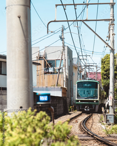 train coming 