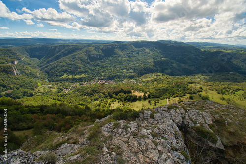 Blick vom Rocher de Hautepierre im Doubs 