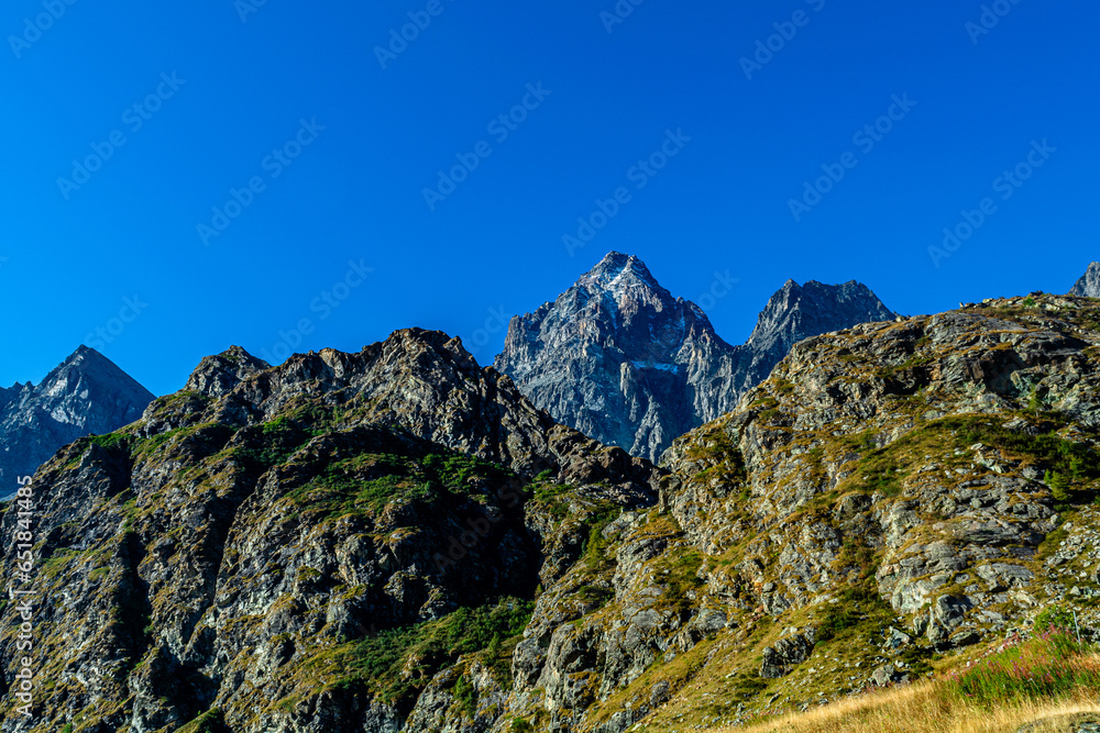Il Monviso, il Re di Pietra delle Alpi Cozie con i suoi laghi e le