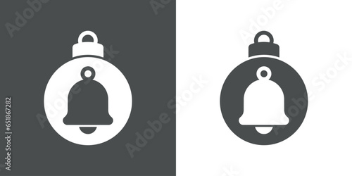 Tiempo de Navidad. Logo con silueta de bola de navidad con campana para su uso en invitaciones y felicitaciones