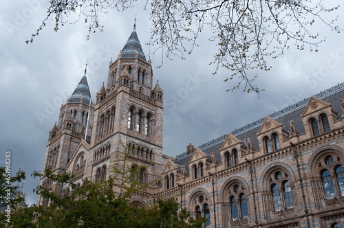 Stary budynek Muzeum Historii Naturalnej w Londynie