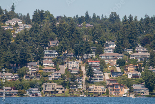 Kirkland waterfront houses