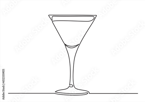 One line continuous drawing of Martini glass 