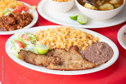 milanesa de pollo empanizada