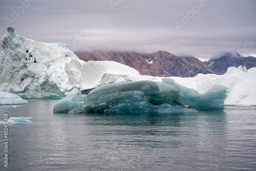 iceberg in polar regions © murattellioglu