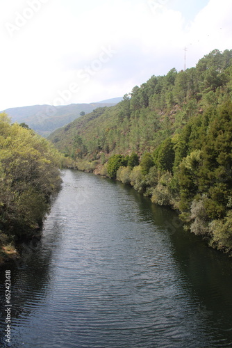 Norte de Portugal no geres rio e paisagens