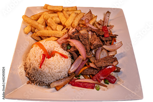 Lomo saltado de res