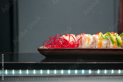 Sushi de colores con betabel rayado