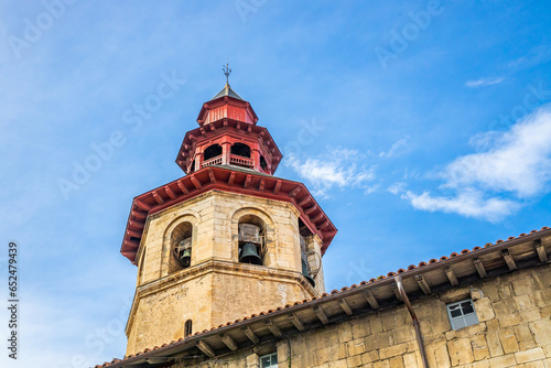 Cuadro en lienzo Bell tower of Saint-Vincent church in Ciboure, France