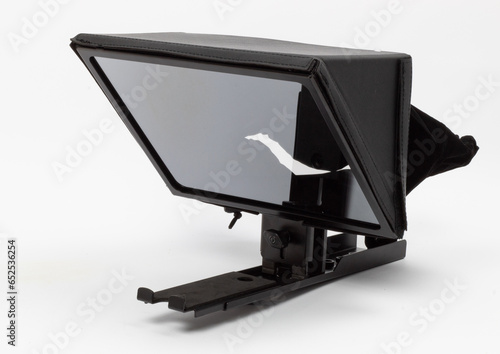 Bild auf Leinwand Showcasing a modern, reliable teleprompter, ideal for smooth on-air reading for presenters and journalists