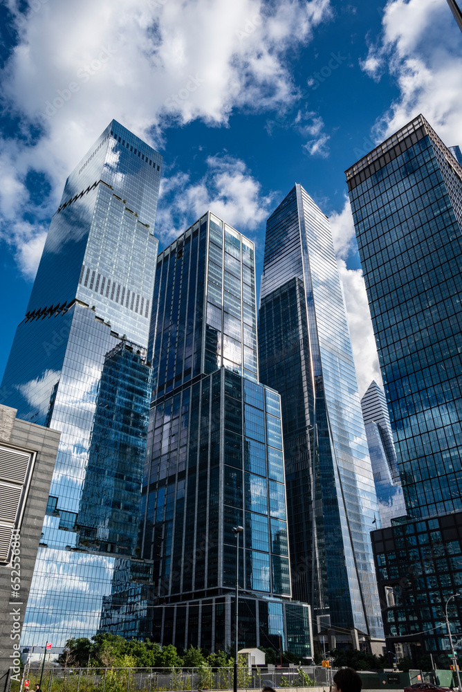Obraz premium Modern High rise glass building