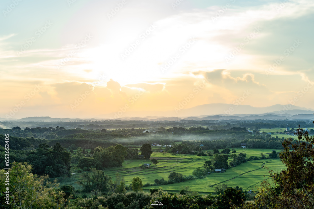 Obraz premium sunset over the mountains