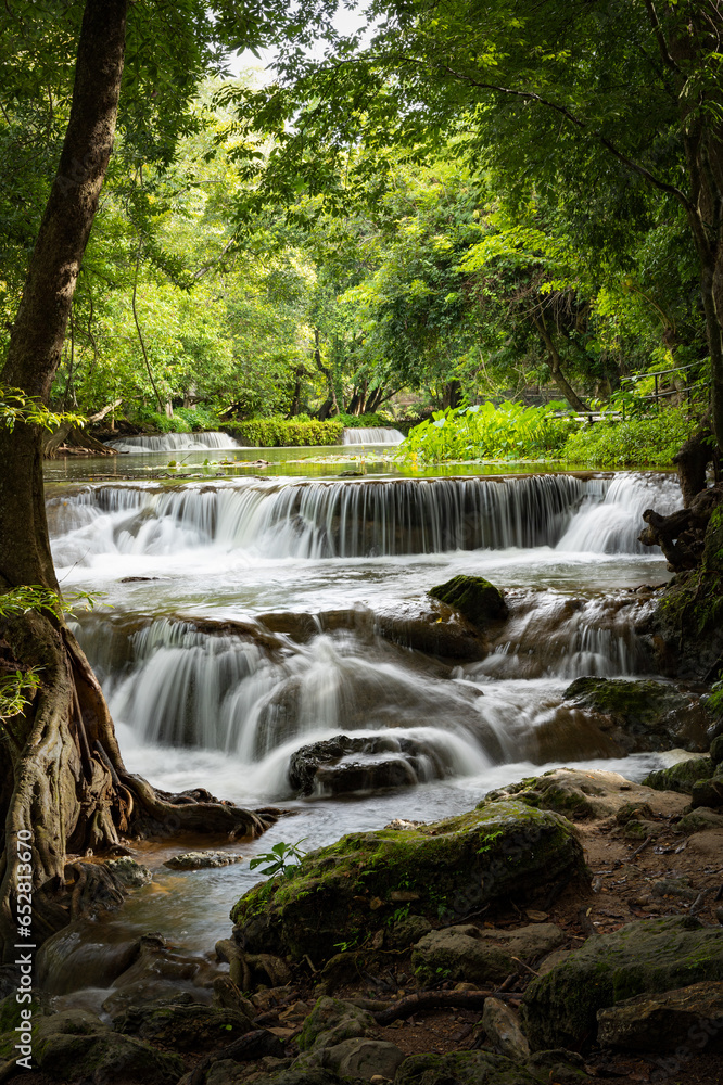 Naklejka premium Chet Sao Noi Waterfall, Namtok Chet Sao Noi National Park, Saraburi, Thailand.