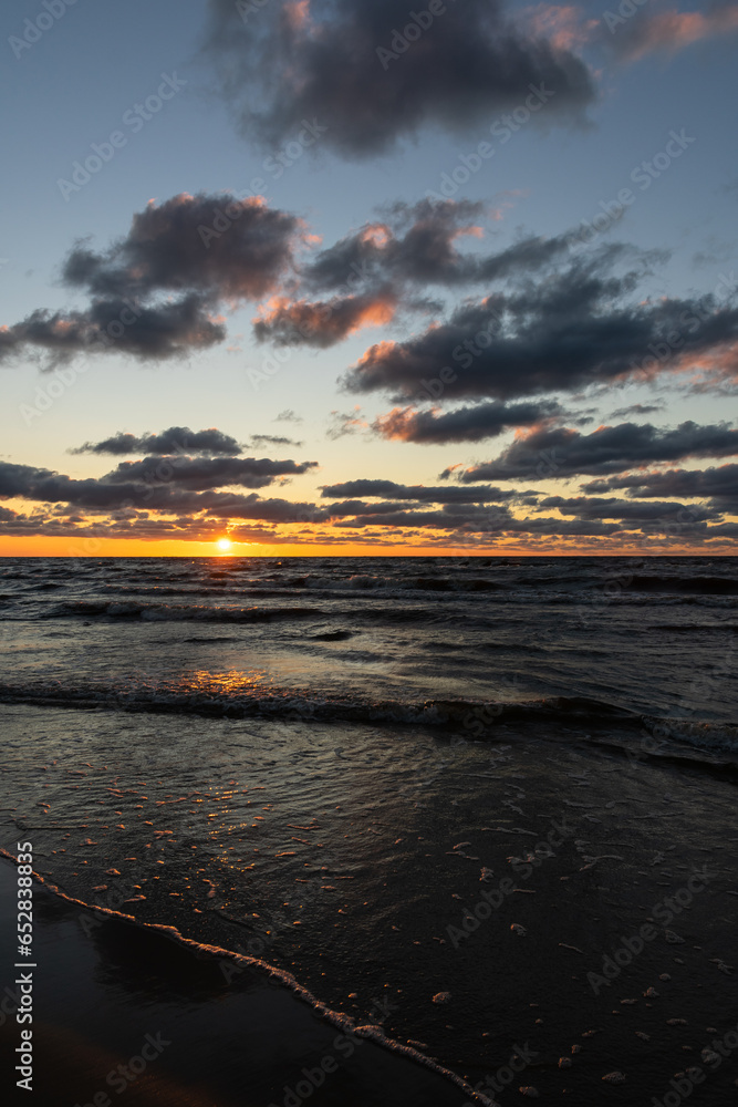 Obraz premium Sunset over the sea