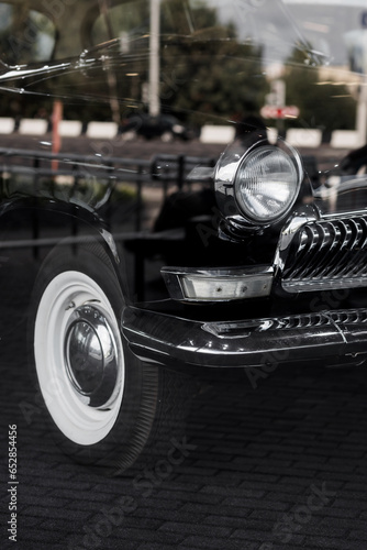 black retro car © jozzeppe777