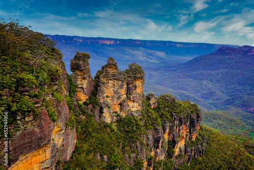 The famous Three Sisters peaks in Blue Mountains. Australia