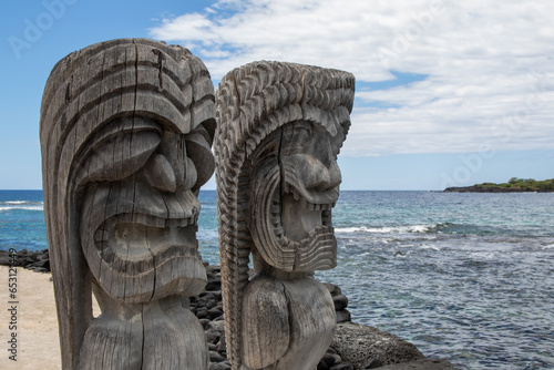 polynesian statues in hawaii
