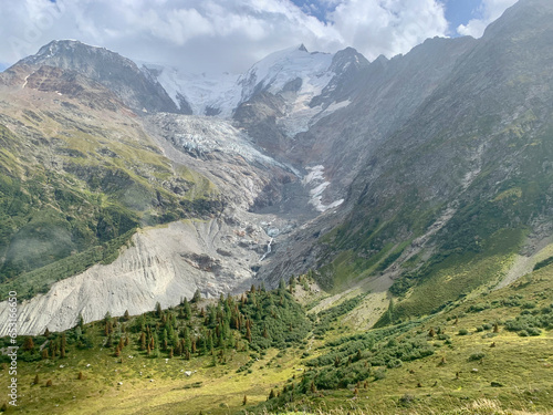 Aiguille de bionnassay dans les Alpes françaises photo