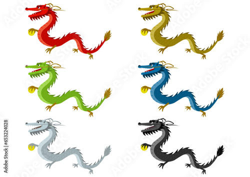 玉を持った横向きの龍のイラストのセット
